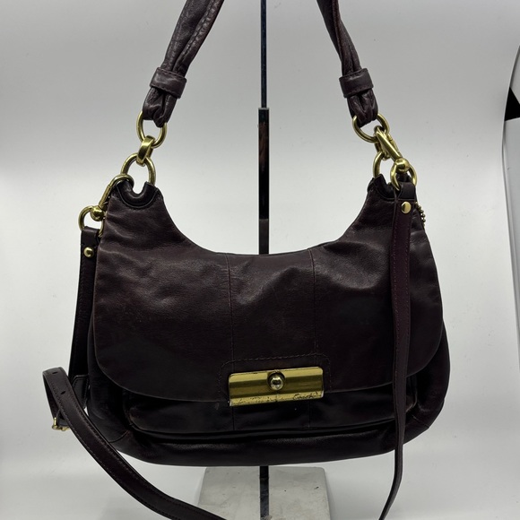 Coach Handbags - Elegant Brown Leather Shoulder Bag